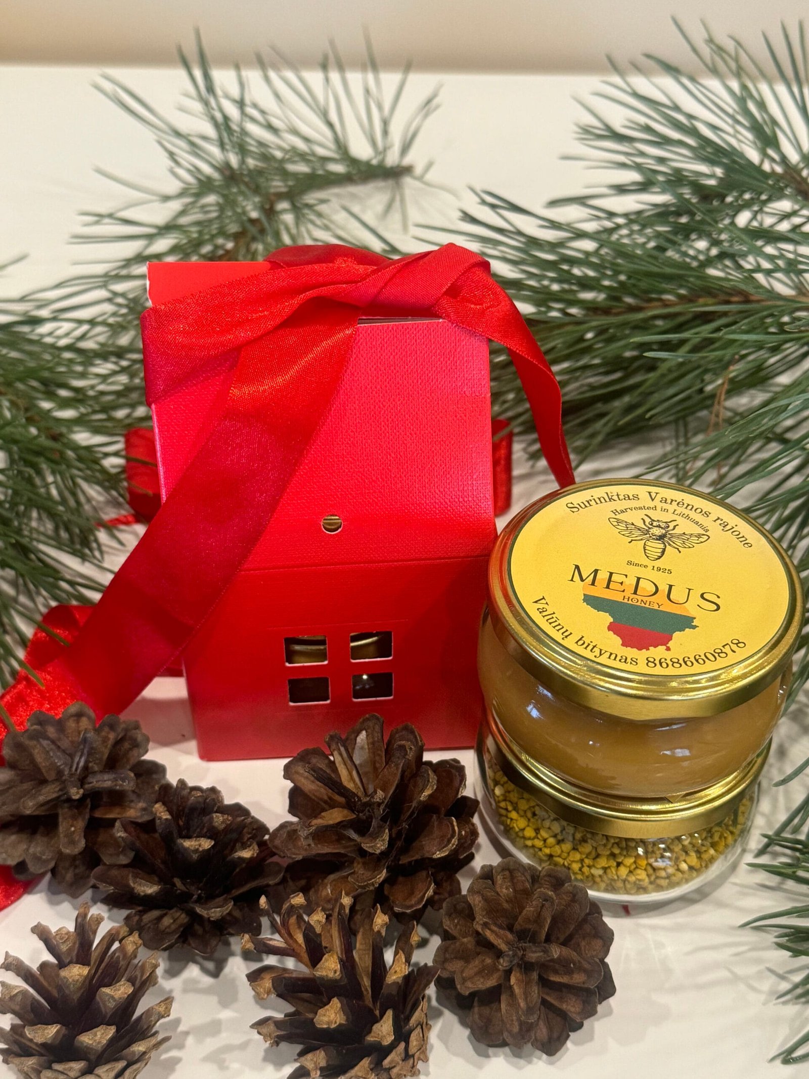 Medus_Valūnų_bitynas_Dzūkijos_medus_Miško_medus_Bičių_vaško_žvakės_Dovanėlės_Grikių_medus_žiedadulkės_natūralios_dovanos_kalėdinė_dovanėlė
