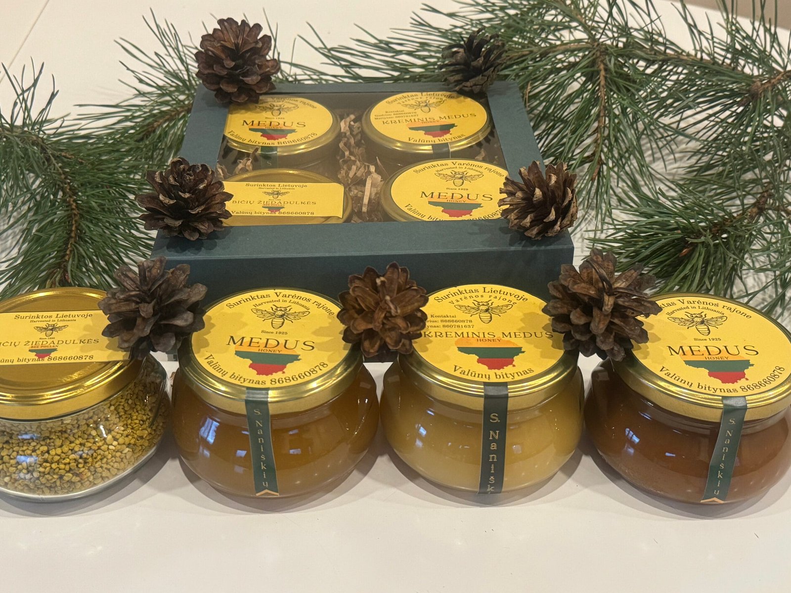 Medus_Valunu_bitynas_Dzukijos_medus_Misko_medus_Biciu_vasko_zvakes_Dovaneles_Grikiu_medus_ziedadulkes_naturalios_dovanos_kalėdinės_dovanos