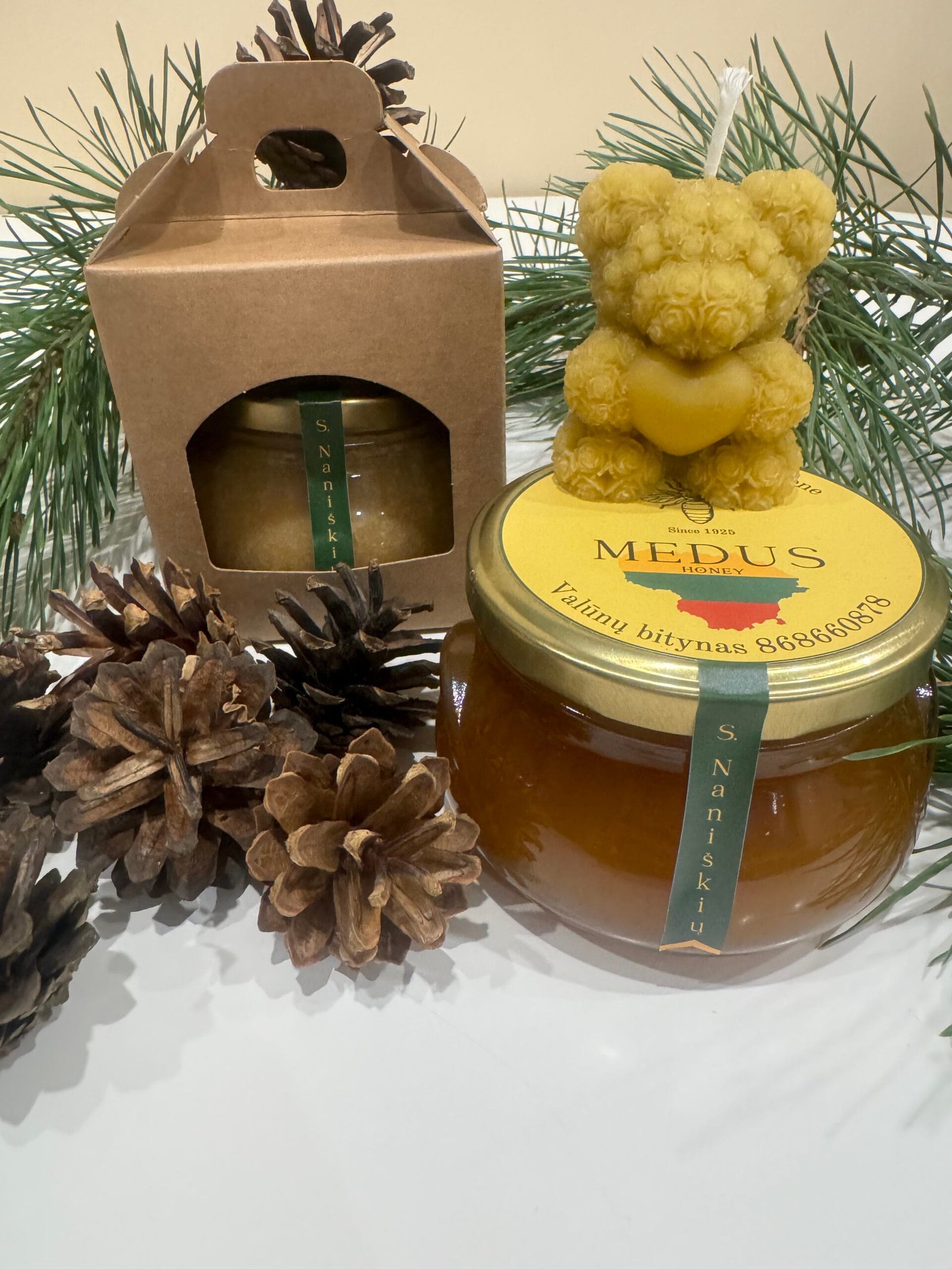 Medus_Valūnų_bitynas_Dzūkijos_medus_Miško_medus_Bičių_vaško_žvakės_Dovanėlės_Grikių_medus_žiedadulkės_natūralios_dovanos_kalėdinės_dovanėlės