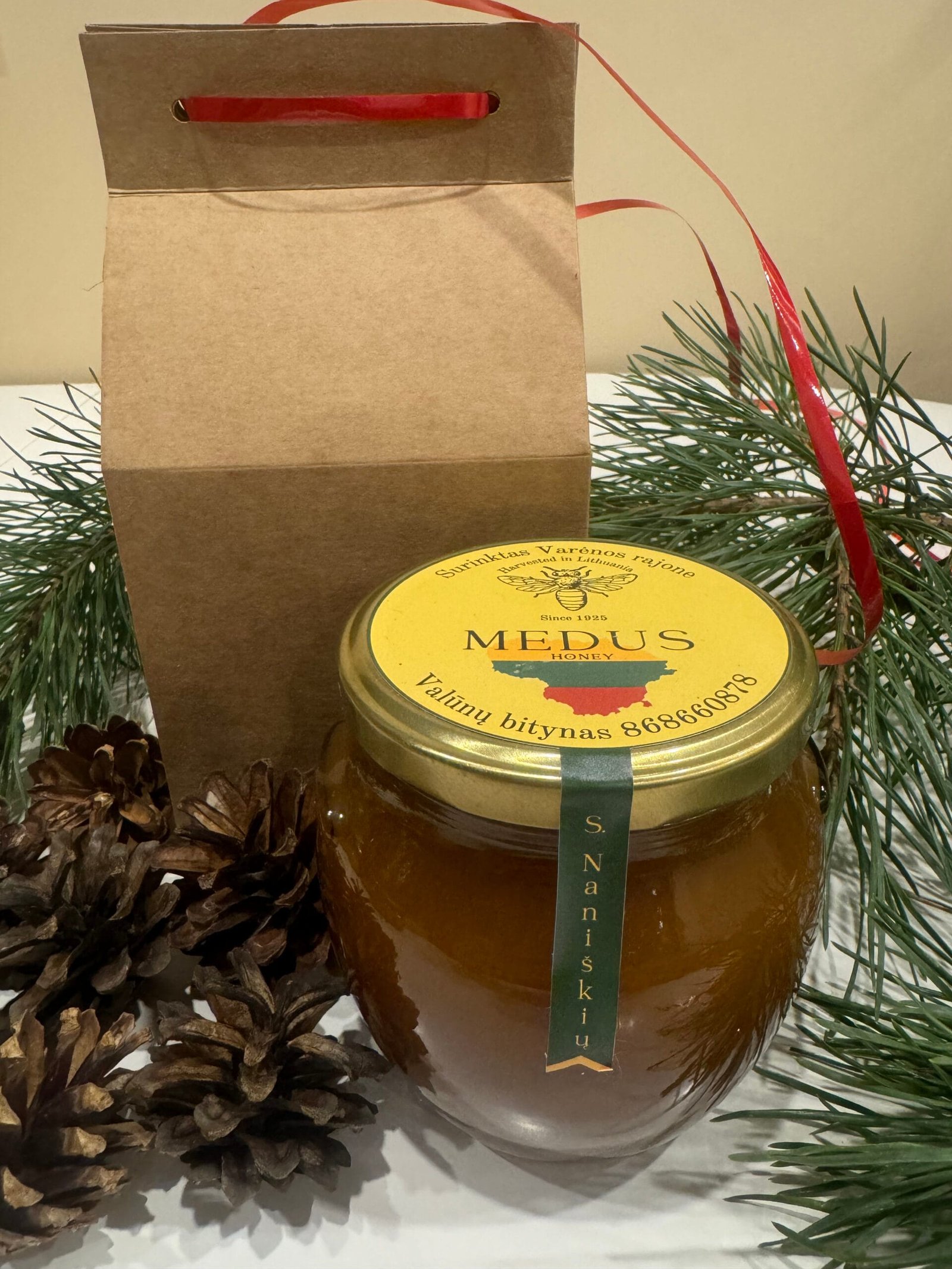 Medus_Valūnų_bitynas_Dzūkijos_medus_Miško_medus_Bičių_vaško_žvakės_Dovanėlės_Grikių_medus_žiedadulkės_natūralios_dovanos_kalėdinės_dovanėlės