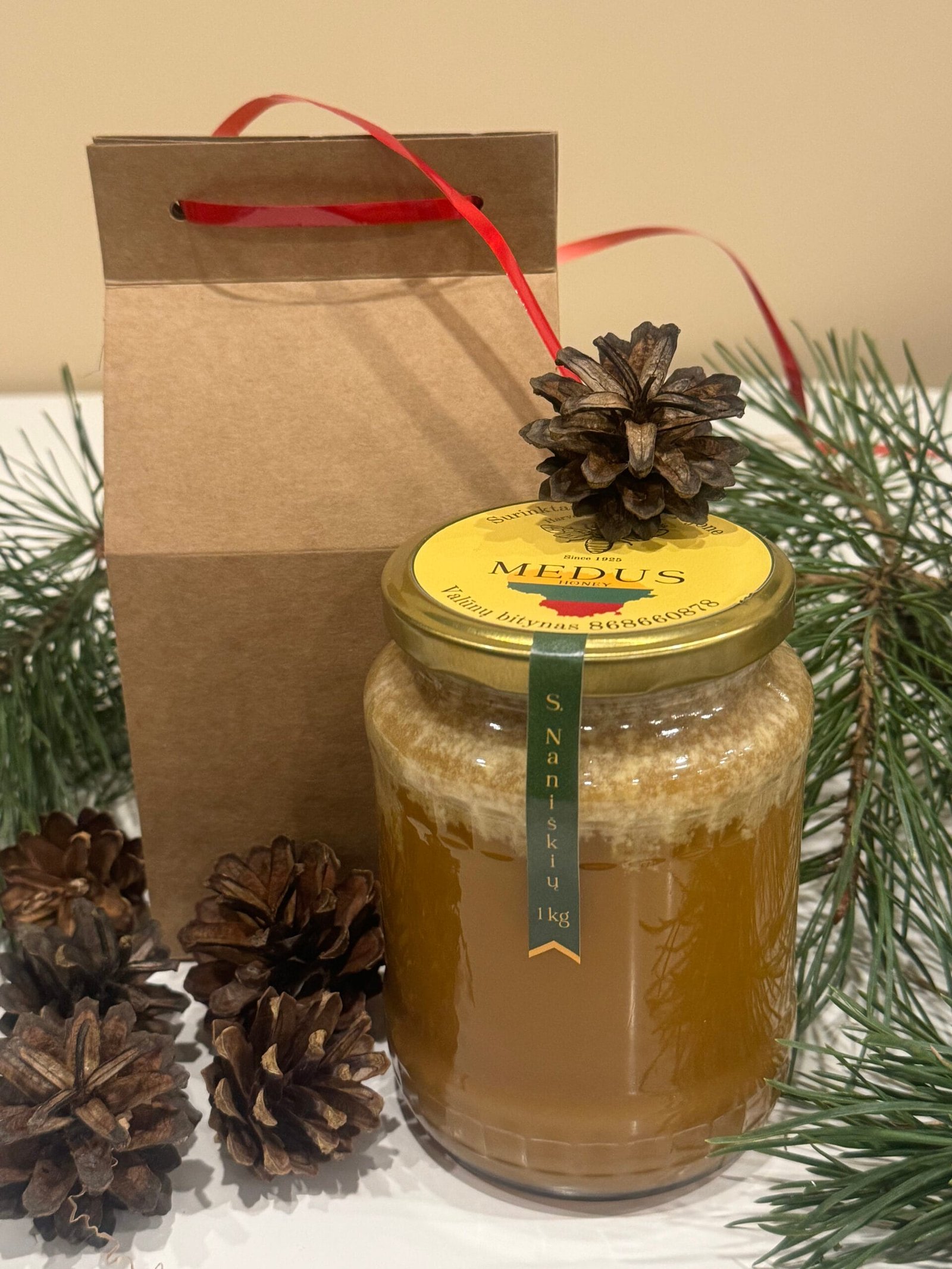 Medus_Valūnų_bitynas_Dzūkijos_medus_Miško_medus_Bičių_vaško_žvakės_Dovanėlės_Grikių_medus_žiedadulkės_natūralios_dovanos_kalėdinės_dovanėlės