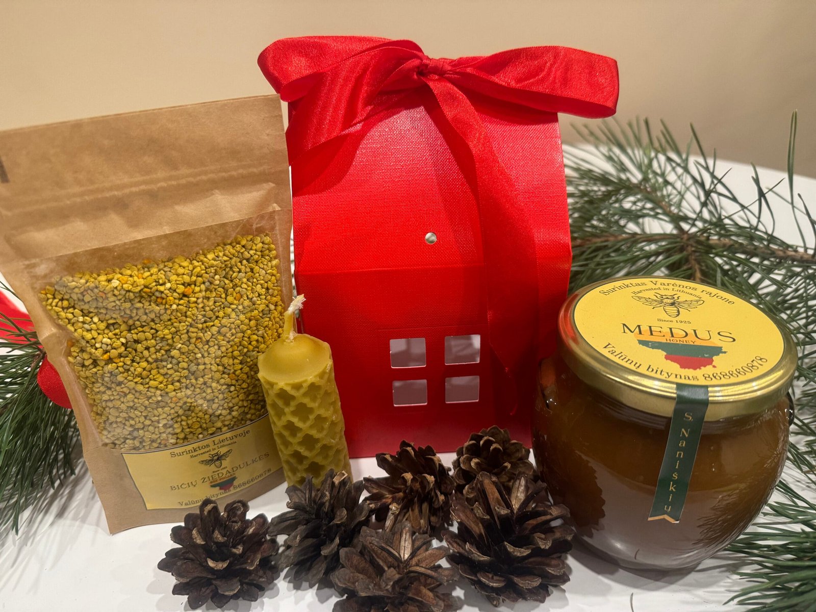 Medus_Valūnų_bitynas_Dzūkijos_medus_Miško_medus_Bičių_vaško_žvakės_Dovanėlės_Grikių_medus_žiedadulkės_natūralios_dovanos_kalėdinės_dovanėlės