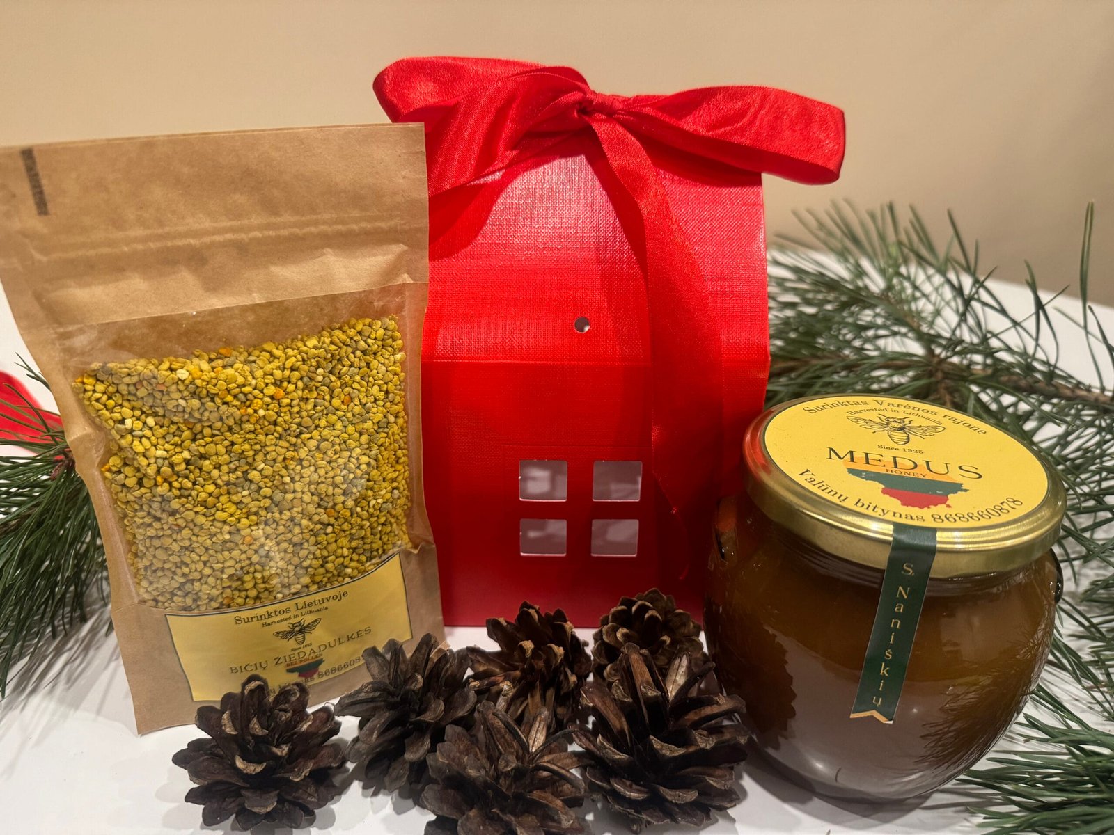 Medus_Valūnų_bitynas_Dzūkijos_medus_Miško_medus_Bičių_vaško_žvakės_Dovanėlės_Grikių_medus_žiedadulkės_natūralios_dovanos_kalėdinės_dovanos