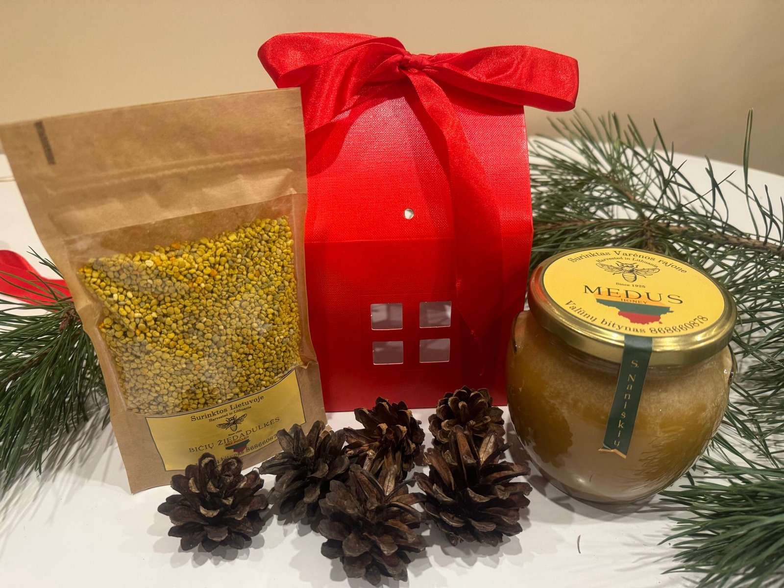 Medus_Valūnų_bitynas_Dzūkijos_medus_Miško_medus_Bičių_vaško_žvakės_Dovanėlės_Grikių_medus_žiedadulkės_natūralios_dovanos_kalėdinės_dovanos