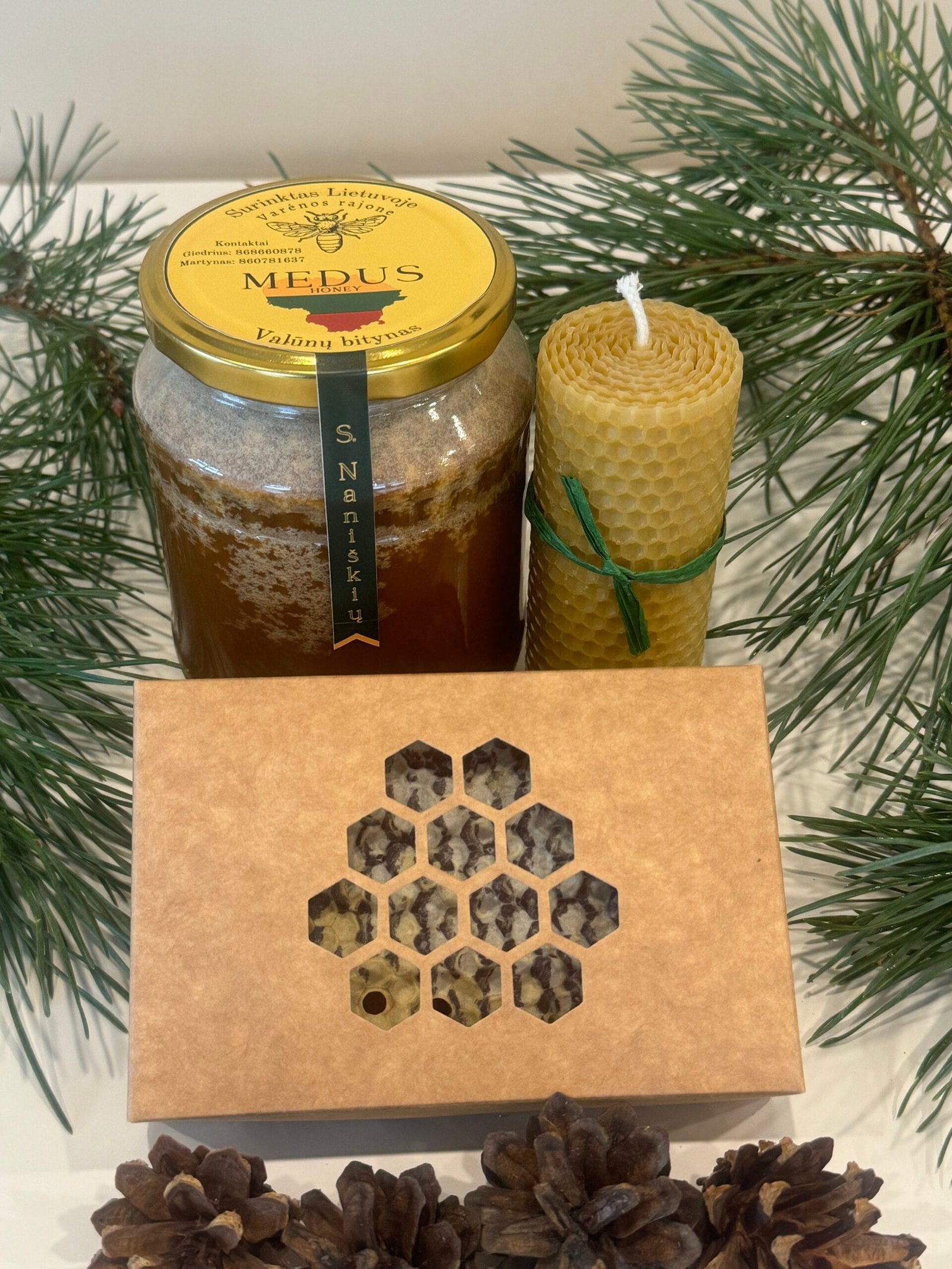Valūnų_bitynas_Dzūkijos_medus_Miško_medus_Bičių_vaško_žvakės_Dovanėlės_Grikių_medus_žiedadulkės_natūralios_dovanos_kalėdinės_dovanėlės
