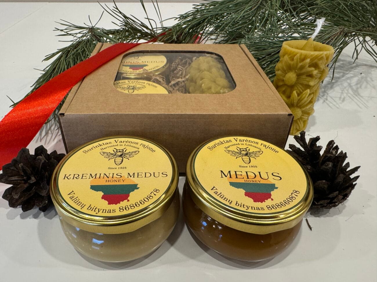 Valunu_bitynas_Dzukijos_medus_Misko_medus_Biciu_vasko_zvakes_Dovaneles_Grikiu_medus_ziedadulkes_naturalios_dovanos_kaledines_dovanos_medaus_dovanos