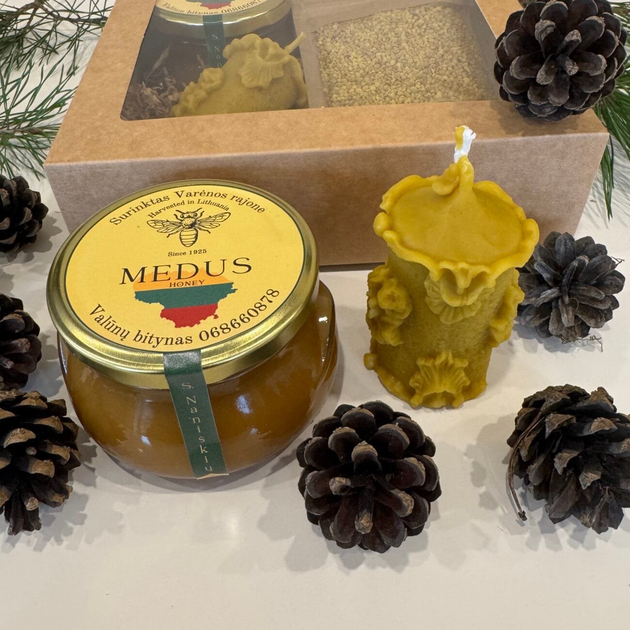 Valunu_bitynas_Dzukijos_medus_Misko_medus_Biciu_vasko_zvakes_Dovaneles_Grikiu_medus_ziedadulkes_naturalios_dovanos_kaledines_dovanos_medaus_dovanos