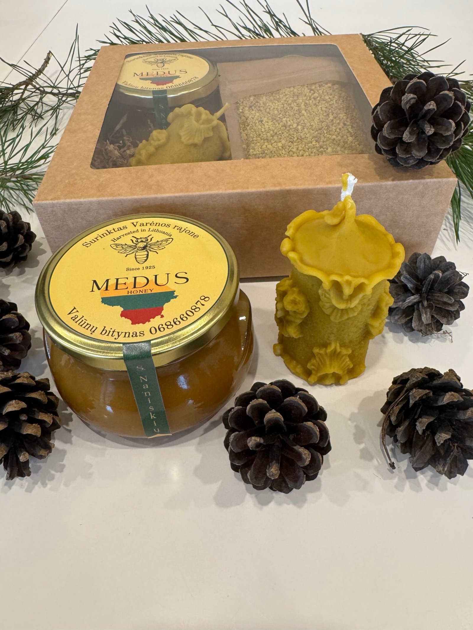 Valunu_bitynas_Dzukijos_medus_Misko_medus_Biciu_vasko_zvakes_Dovaneles_Grikiu_medus_ziedadulkes_naturalios_dovanos_kaledines_dovanos_medaus_dovanos