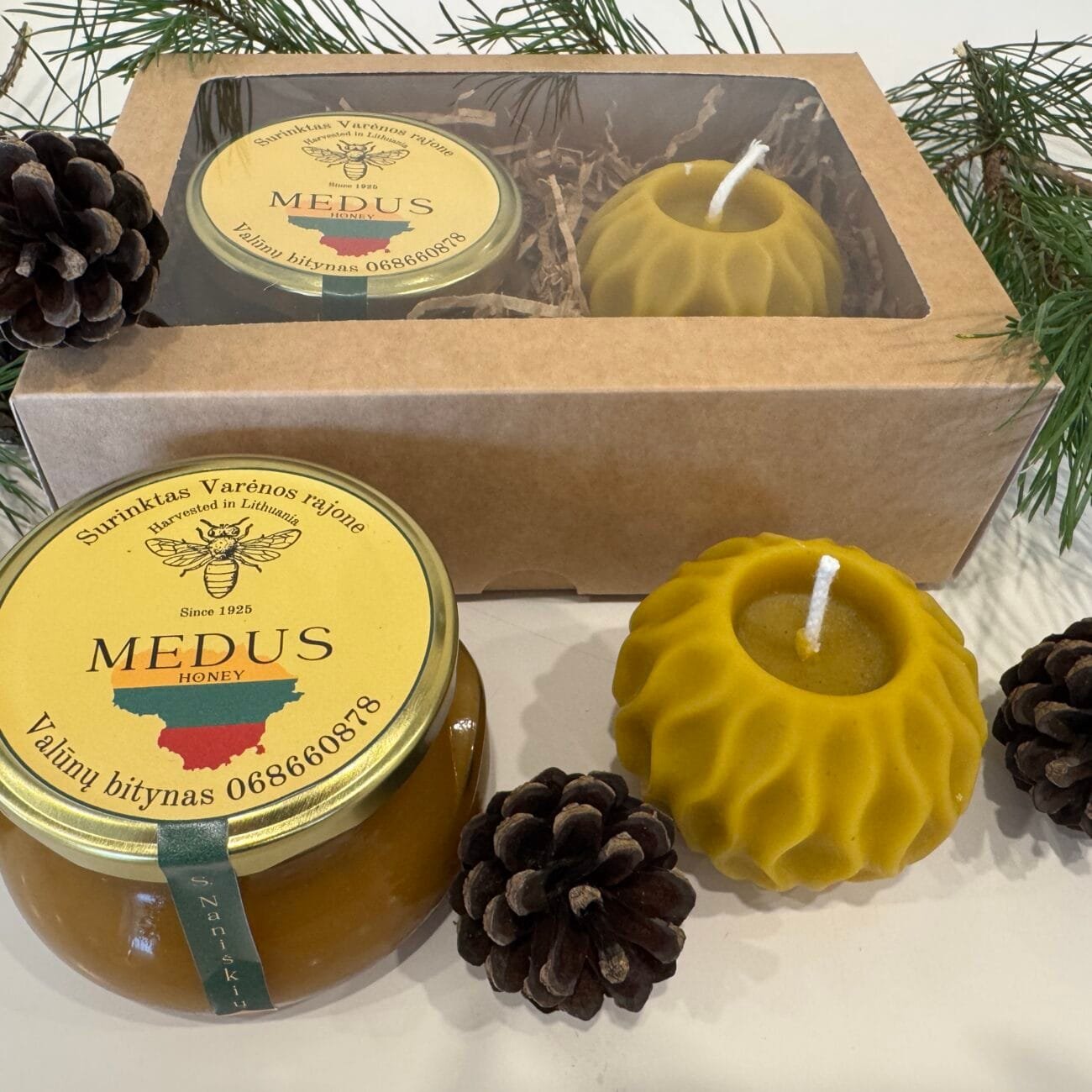 Valunu_bitynas_Dzukijos_medus_Misko_medus_Biciu_vasko_zvakes_Dovaneles_Grikiu_medus_ziedadulkes_naturalios_dovanos_kaledines_dovanos_medaus_dovanos