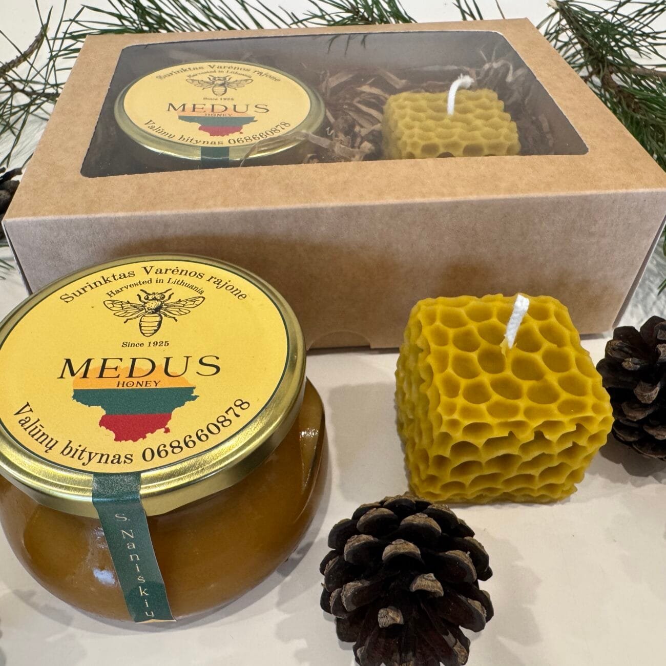 Valunu_bitynas_Dzukijos_medus_Misko_medus_Biciu_vasko_zvakes_Dovaneles_Grikiu_medus_ziedadulkes_naturalios_dovanos_kaledines_dovanos_medaus_dovanos